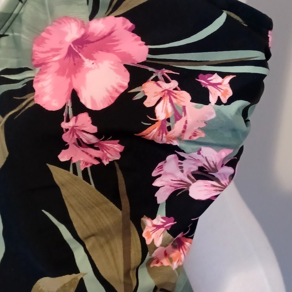 NWT TANIKI SWIMSUIT TOP SZ 18 MULTI TROPICAL COLORS - Picture 4 of 9